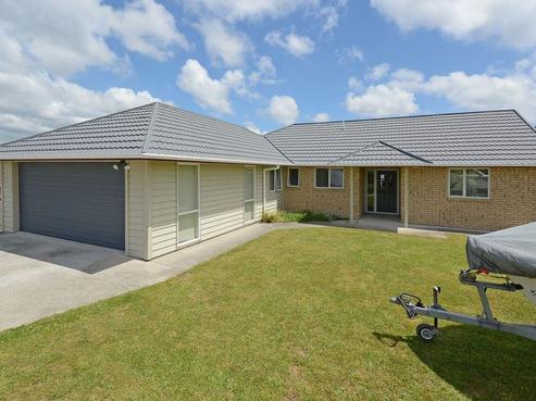 10 Ronald Scott Grove, Riverstone Terraces