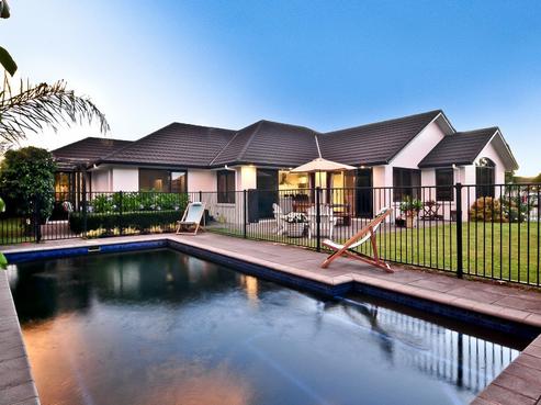81 Huntington Drive, Huntington