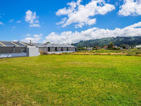 111 Eastern Hutt Road, Taita