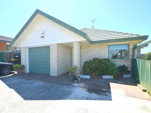 28 Robert Ross Place, Clendon Park