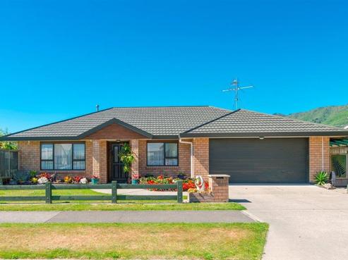 3 Kapanui Road, Waikanae