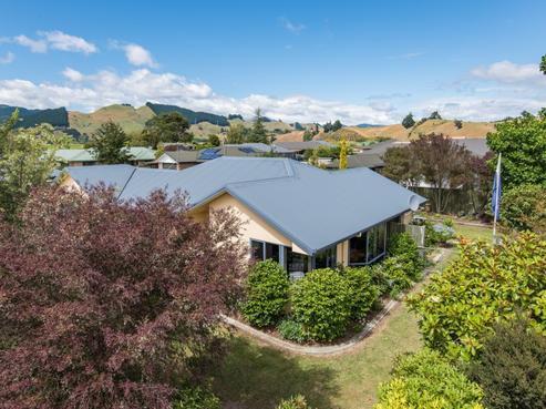 2 Longfields Road, Brightwater