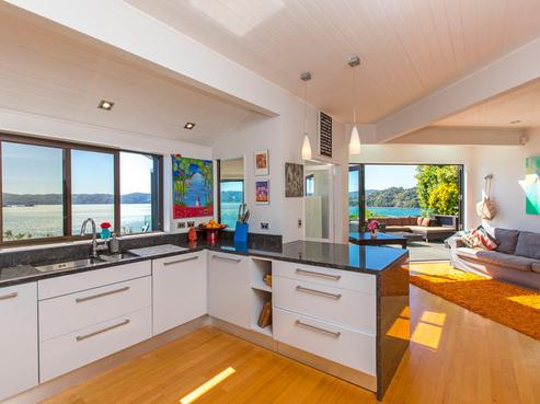 4 Rangiuru Road, Mahina Bay