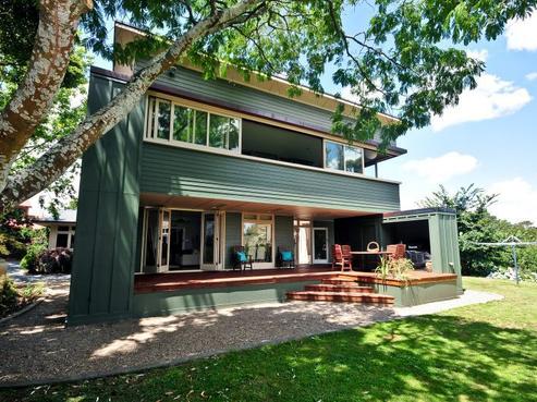 99 Howell Avenue, Riverlea
