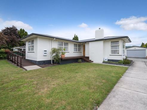 8 Edmund Road, Mangakakahi