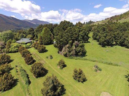 1121 Takaka Valley Highway, Takaka