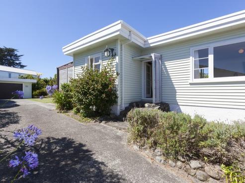 6 Newry Road, Raumati Beach