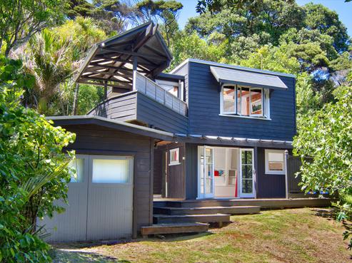 105 Garden Road, Piha