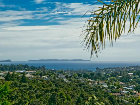 949 East Coast Road, Torbay