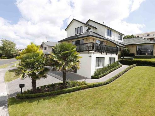 6 Ayrshire Drive, Grandview Heights