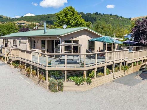 8 Angela Place, Kinloch