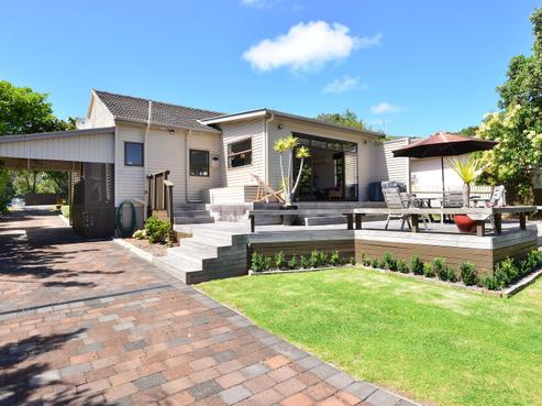 860 Whangaparaoa Road, Manly