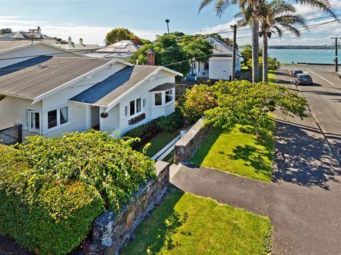 2 Duders Avenue, Devonport