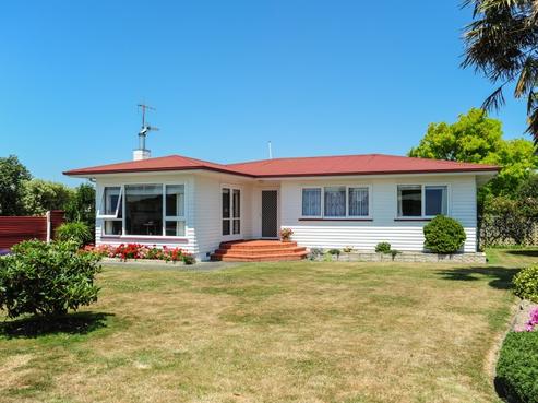 613 Willow Place, Akina