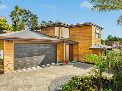 2/65 Sunset Road, Totara Vale