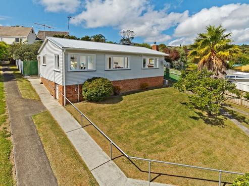 590 Beach Road, Rothesay Bay