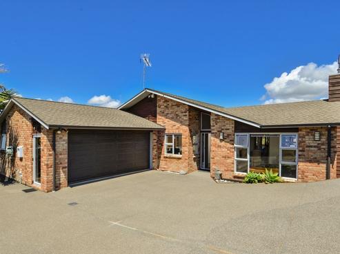 51 Chesterfield Way, Orewa