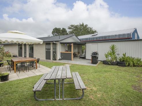 220 Tui Road, Whangamata
