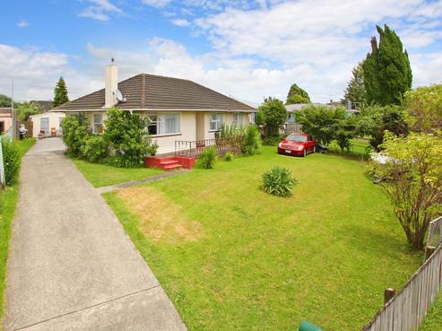 8 Antrim Crescent, Otara