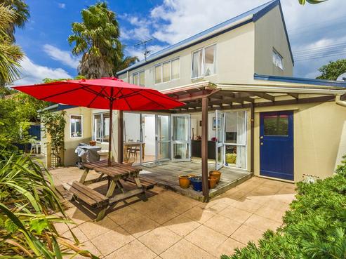 2/2 North Avenue, Narrow Neck