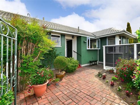 82 Warren Crescent, Hillmorton
