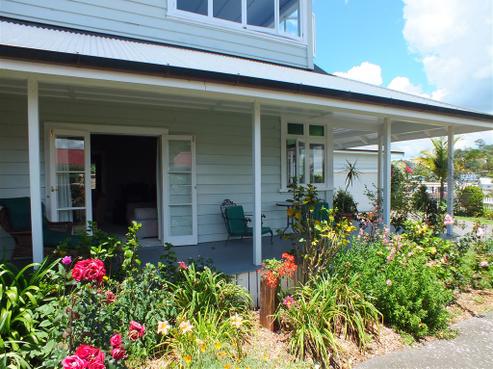 9 Wellington Street, Russell