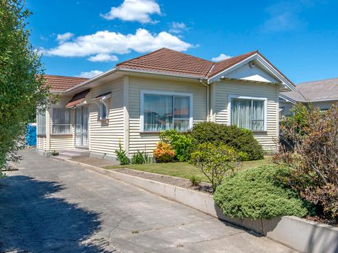 106 Hills Road, Edgeware