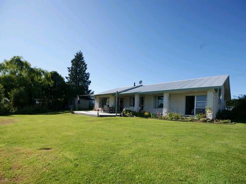 1754 Cust Road, Cust