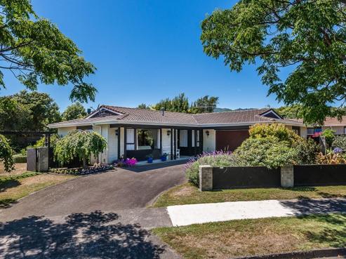 5 Rosebank Grove, Waikanae