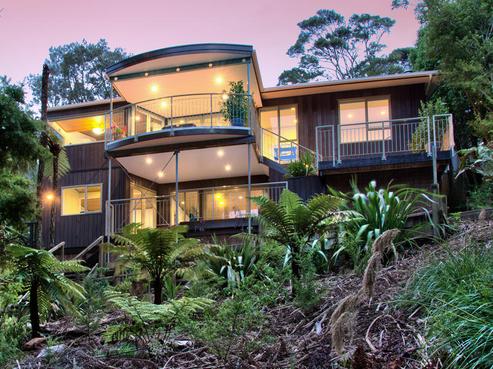 28 Woodfern Crescent, Titirangi