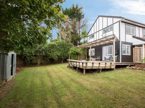 1B Kaurilands Road, Titirangi