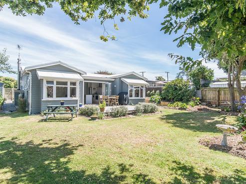 19 Hemara Street, Waikanae Beach