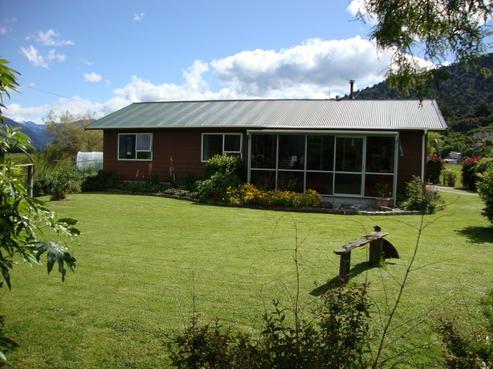 28 Johnston Road, Kokatahi