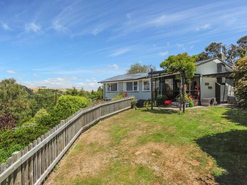 16 Domain Road, Waipawa