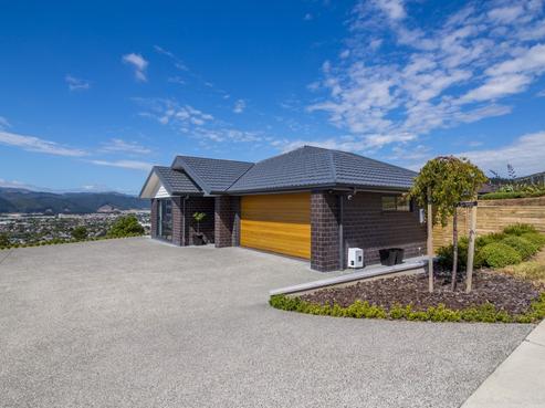 53 Percy Kinsman Crescent, Riverstone Terraces