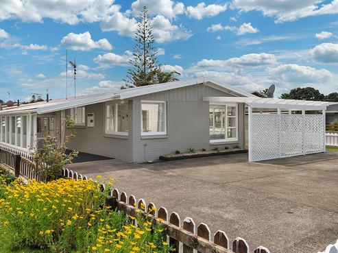 1/2 Elizabeth Street, Orewa