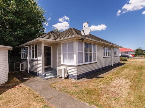 12 Holland Crescent, Bulls