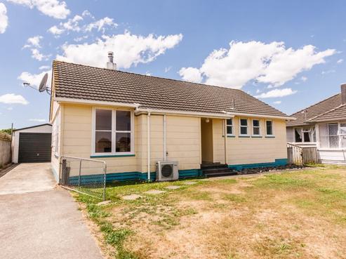 18 Kittyhawk Row, Bulls
