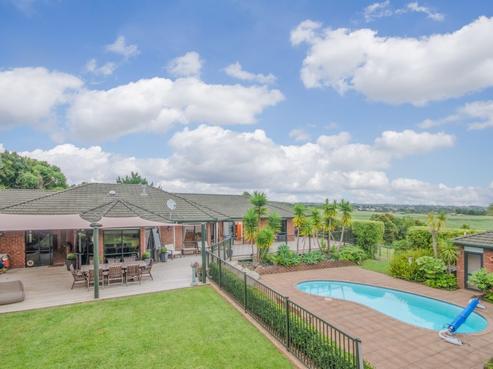 240 Drury Hills Road, Drury