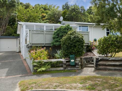 10 Laburnum Grove, Maungaraki