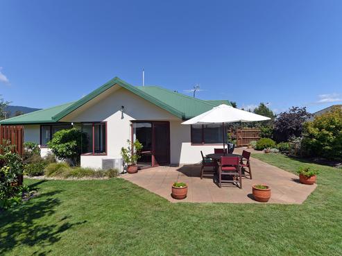 7 Kate Edger Place, Stoke