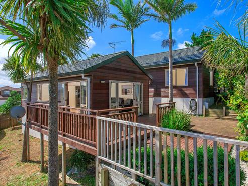 636C East Coast Road, Pinehill