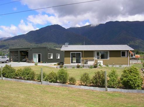11 Station Road, Moana / Lake Brunner