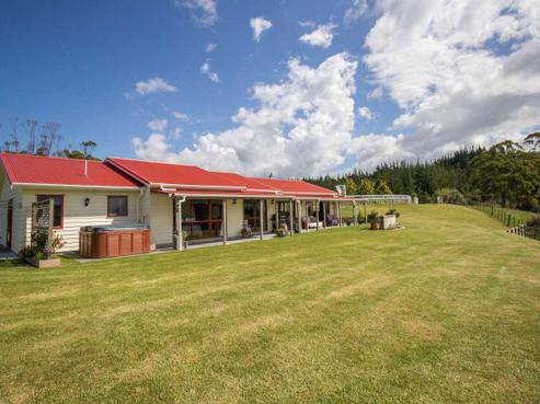 235 Gomez Road, Hikurangi