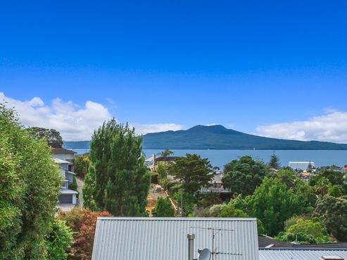 72A Parr Terrace, Castor Bay