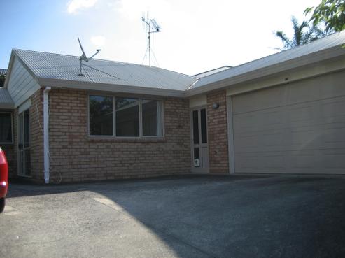 21 Pointon Glade, Grandview Heights