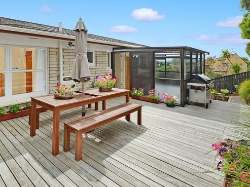 2/36 Girrahween Drive, Totara Vale