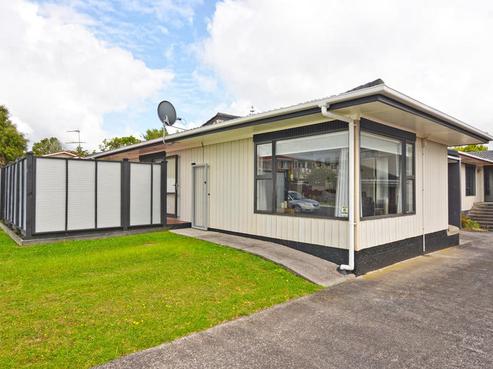1/4 Tanoa Place, Glendene