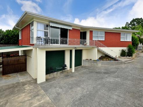 18 Resthill Crescent, Glenview