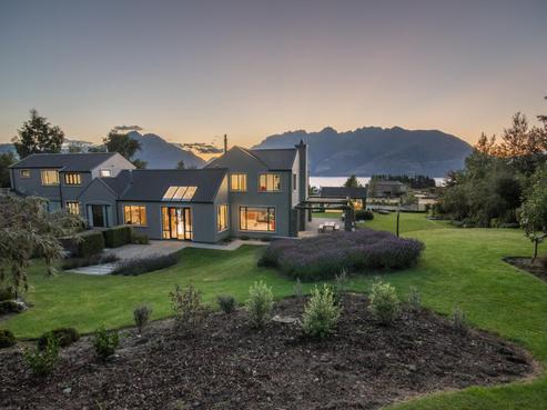 2 Scenic Drive, Kingston